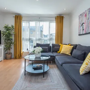 2 Bed Town House With Garden In Hackney, Apartment