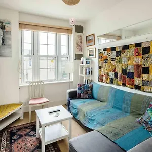 Stylish Flat Near Tower Bridge Apartment